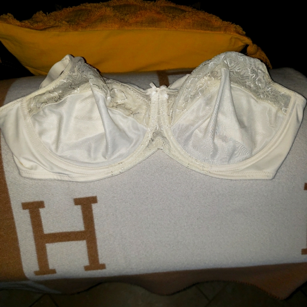 Women's Lilyette Bra Size 44D